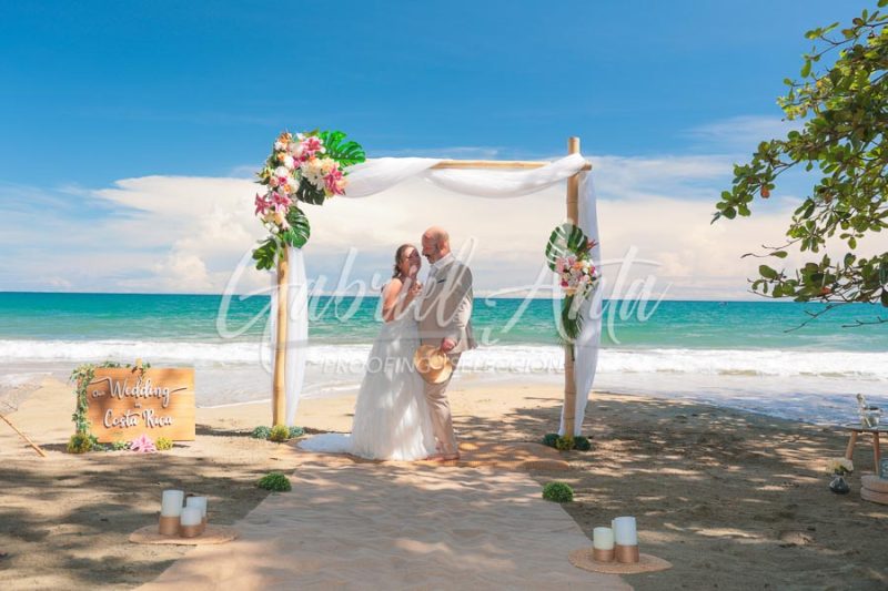 Elopement in Costa Rica - Punta Uva Beach, Puerto Viejo de Talamanca