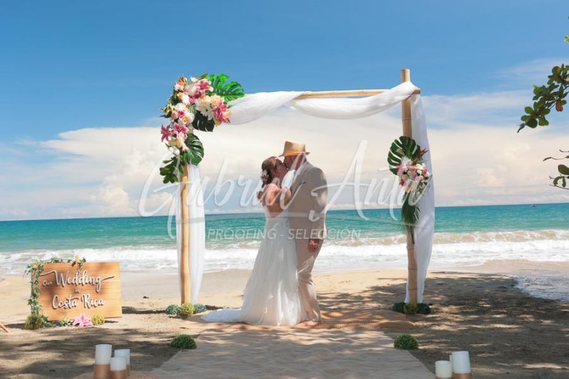 Elopement in Costa Rica - Punta Uva Beach, Puerto Viejo de Talamanca