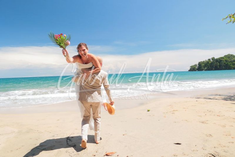 Elopement in Costa Rica - Punta Uva Beach, Puerto Viejo de Talamanca