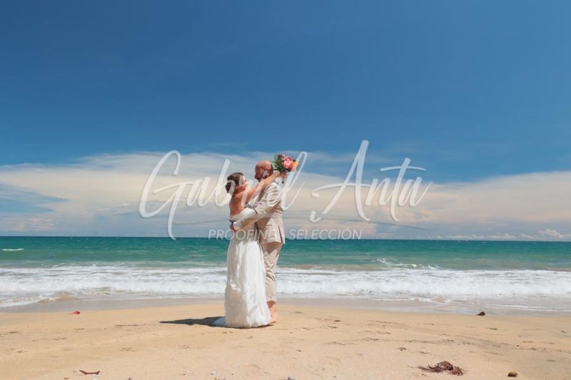 Elopement in Costa Rica - Punta Uva Beach, Puerto Viejo de Talamanca